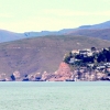 25-the-houses-built-right-out-on-to-the-cliff-reminded-us-of-the-us-west-coast